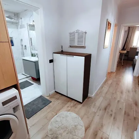 Cozy Great Location Apartment