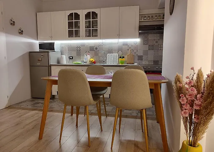 Cozy Great Location Appartement Tirana